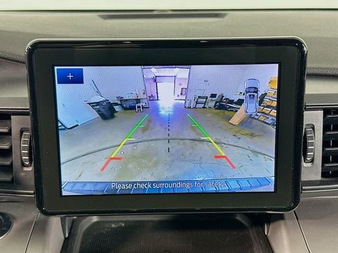 Used 2022 Ford Explorer XLT AWD/4WD image 25