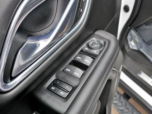 Used 2021 Chevrolet Tahoe Z71 w/ Z71 Signature Package image 22