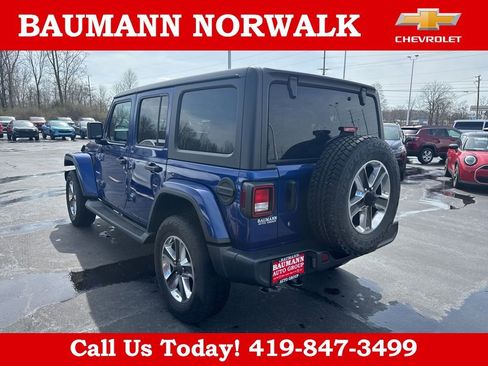 Used 2020 Jeep Wrangler Unlimited Sahara image 5