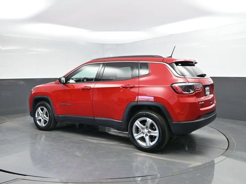 Used 2024 Jeep Compass Latitude AWD/4WD image 5