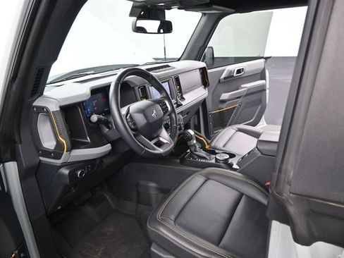 Used 2021 Ford Bronco Badlands image 6