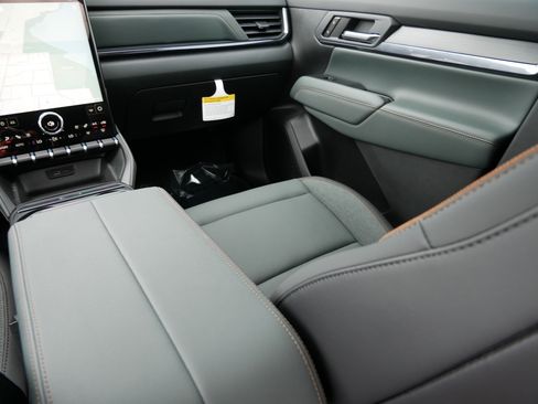 New 2026 GMC Terrain AT4 w/ Convenience Package III AWD/4WD image 15