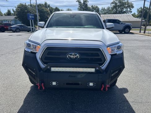 Used 2023 Toyota Tacoma SR5 w/ Technology Package AWD/4WD image 2