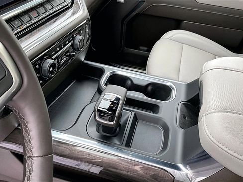 Used 2024 Chevrolet Silverado 1500 LTZ image 15