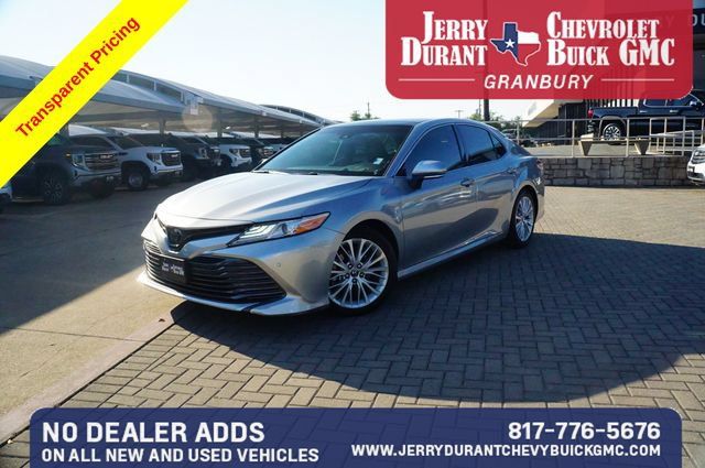 Used 2018 Toyota Camry XLE FWD image 4