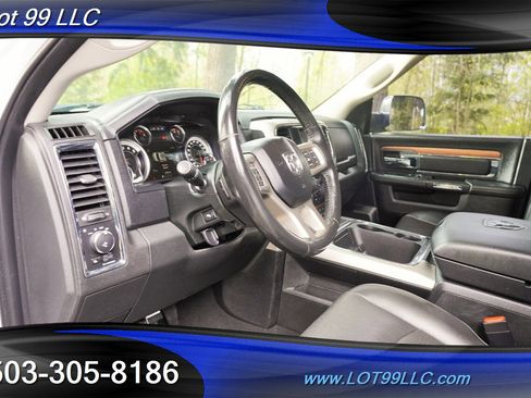 Used 2017 RAM 1500 Laramie w/ Convenience Group image 12