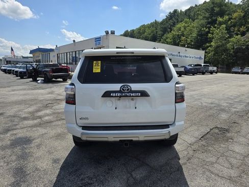 Used 2021 Toyota 4Runner TRD Off-Road Premium w/ Moonroof Package image 4