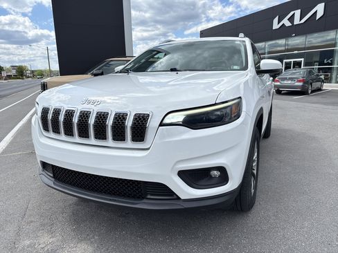 Used 2019 Jeep Cherokee Latitude Plus w/ Comfort/Convenience Group AWD/4WD image 8