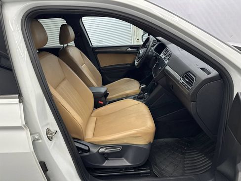 Used 2022 Volkswagen Tiguan SE FWD image 14