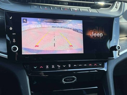 New 2026 Jeep Grand Cherokee L Limited image 9