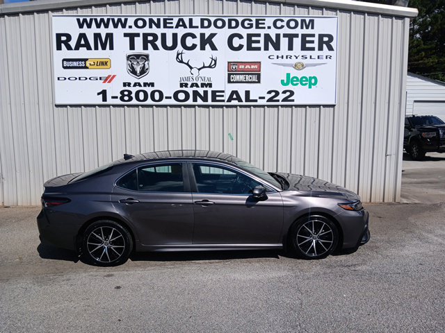 Used 2024 Toyota Camry SE w/ Blackout Package (TMS) FWD image 2