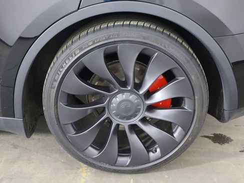 Used 2023 Tesla Model Y Performance image 44