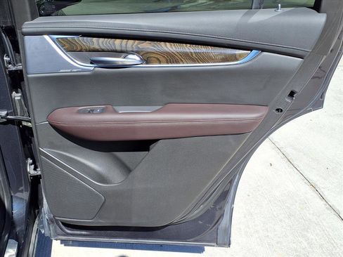 Certified 2023 Cadillac XT6 Premium Luxury image 12