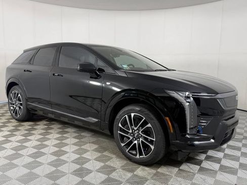 Used 2026 Cadillac Optiq Sport 1 RWD image 6