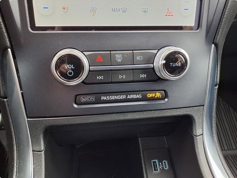 Used 2022 Ford Edge Titanium image 19