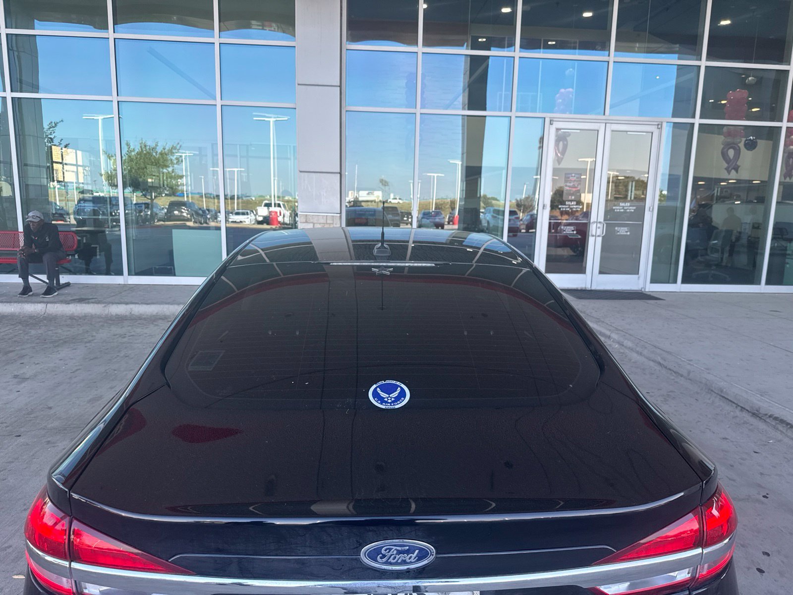 Used 2018 Ford Fusion SE w/ Fusion SE Technology Package FWD image 19