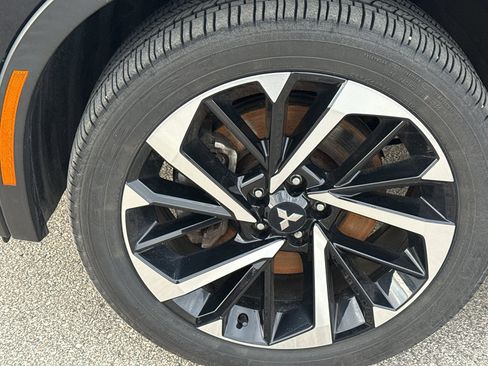 Used 2022 Mitsubishi Outlander SE image 9