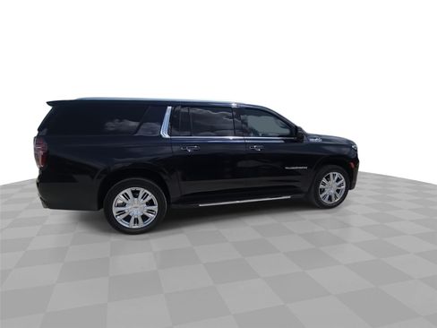 Used 2023 Chevrolet Suburban High Country AWD/4WD image 9