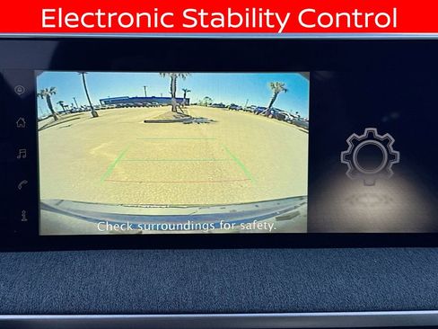 Used 2025 Nissan Kicks SV image 10