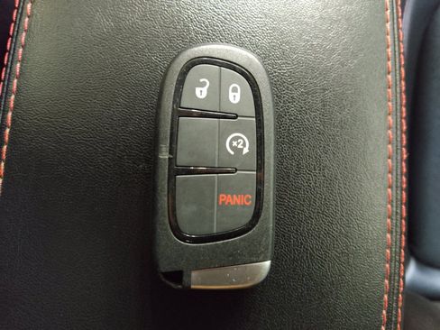 Used 2020 Jeep Cherokee Trailhawk w/ Cold Weather Group AWD/4WD image 32