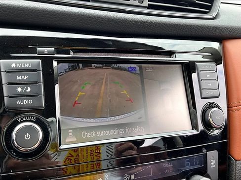 Used 2018 Nissan Rogue SL w/ Premium Package FWD image 27