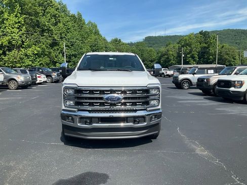 New 2026 Ford F250 Lariat w/ Chrome Package AWD/4WD image 2