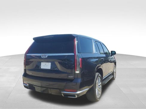 Used 2022 Cadillac Escalade Premium Luxury image 4