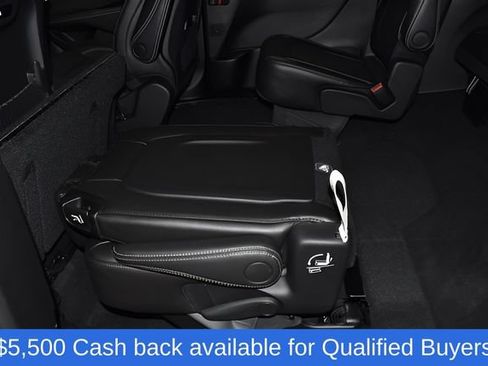 New 2026 Chrysler Pacifica Select w/ S Appearance Package FWD image 31