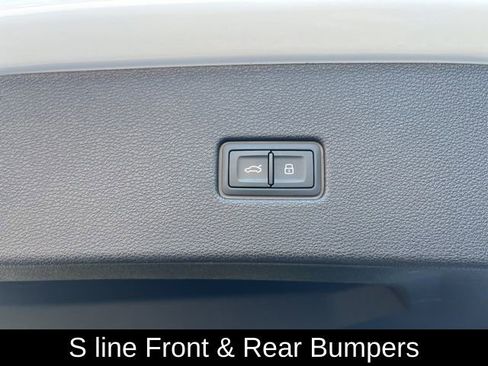 Used 2021 Audi Q8 Prestige image 37