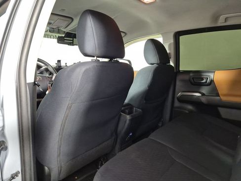 Used 2020 Toyota Tacoma SR5 AWD/4WD image 33