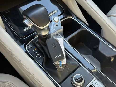 Used 2022 Kia Telluride EX w/ EX Premium Package image 37