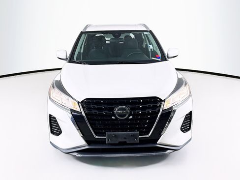 Used 2021 Nissan Kicks SV FWD image 3