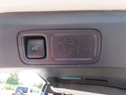 Used 2022 Ford Expedition Platinum RWD image 15