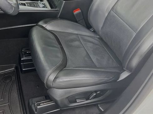 Used 2023 Ford Explorer Platinum w/ Technology Package AWD/4WD image 20