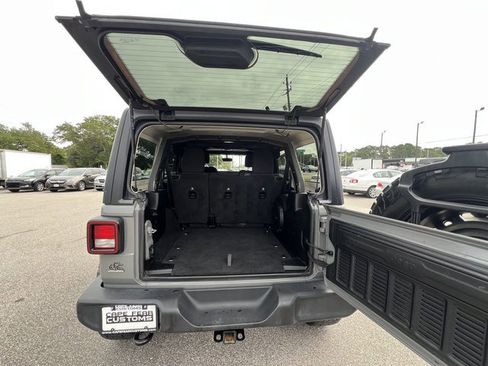 Used 2021 Jeep Wrangler Unlimited Sport image 28