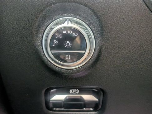 Used 2024 Mercedes-Benz C 300 Sedan image 14