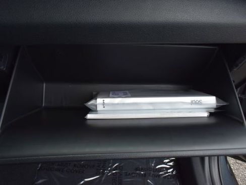 Used 2025 Kia Soul LX w/ LX Technology Package FWD image 36