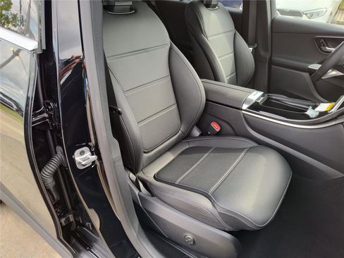 New 2025 Mercedes-Benz GLC 300 image 23