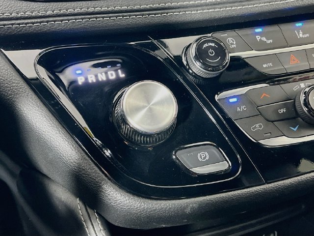 Used 2025 Chrysler Pacifica Limited FWD image 23