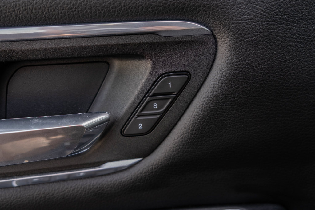 Used 2022 RAM 1500 Laramie w/ Sport Appearance Package AWD/4WD image 13