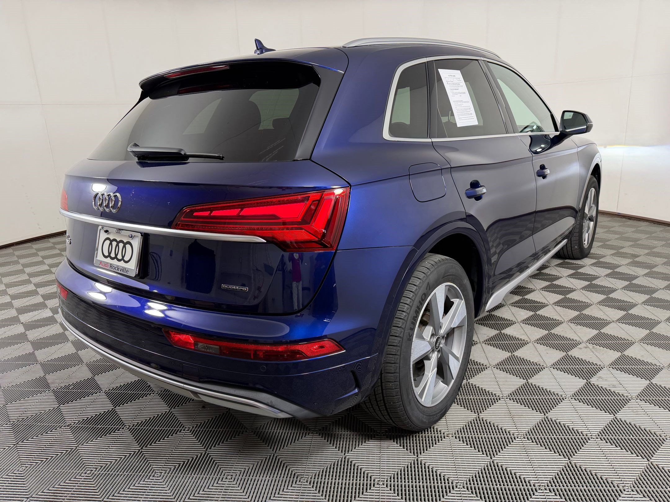 Used 2023 Audi Q5 2.0T Premium w/ Convenience Package AWD/4WD image 9