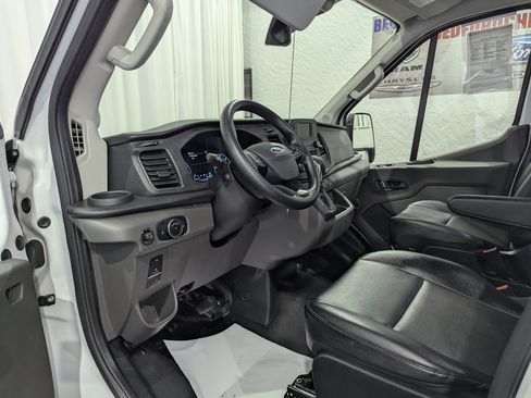 Used 2025 Ford Transit 250 148 High Roof RWD image 14