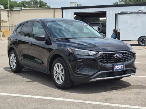 Used 2025 Ford Escape Active FWD image 3