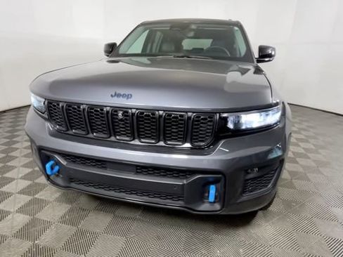 Used 2023 Jeep Grand Cherokee 30th Anniversary AWD/4WD image 11