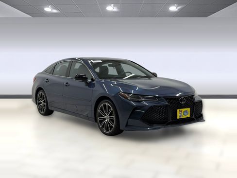 Used 2022 Toyota Avalon Touring w/ Advanced Safety Package FWD image 6