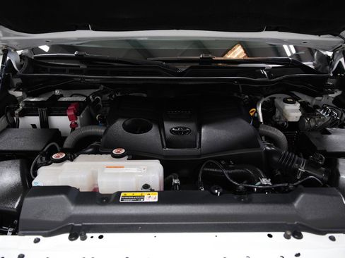 Used 2024 Toyota Tundra Platinum AWD/4WD image 17