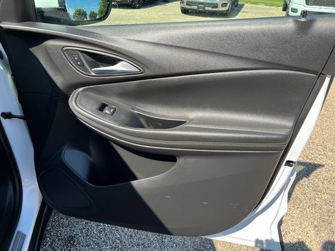 Used 2021 Buick Encore GX Preferred w/ Cold Weather Comfort Package FWD image 12