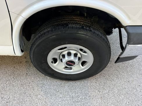 Used 2023 GMC Savana 3500 LS image 15