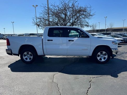 Used 2025 RAM 1500 Big Horn AWD/4WD image 2
