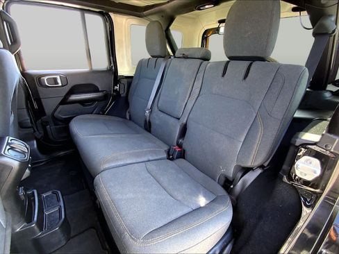 Used 2024 Jeep Wrangler Unlimited Sahara AWD/4WD image 20